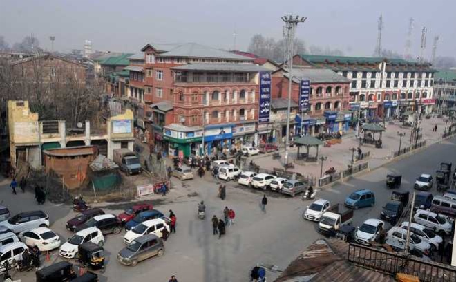 Normalcy returns to Kashmir Valley after restrictions withdrawn