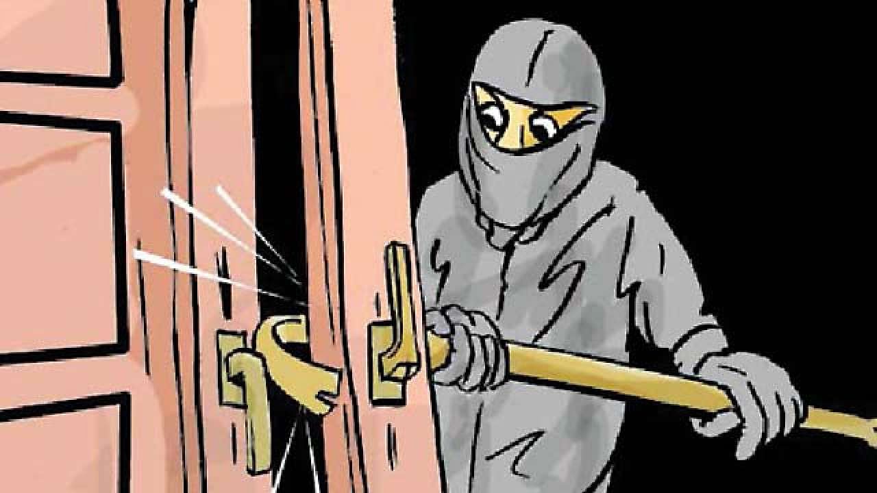 Thieves break into four shops, school in Mendhar Poonch, decamp with cash, valuables