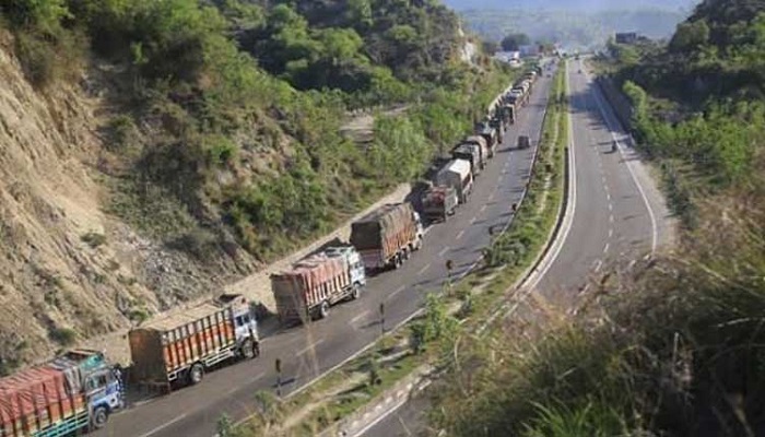 Srinagar-Jammu highway closed again, Leh, Mughal roads still shut