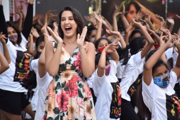 Nora Fatehi becomes the first African-Arab female artist to cross 1 billion views on YouTube with Dilbar