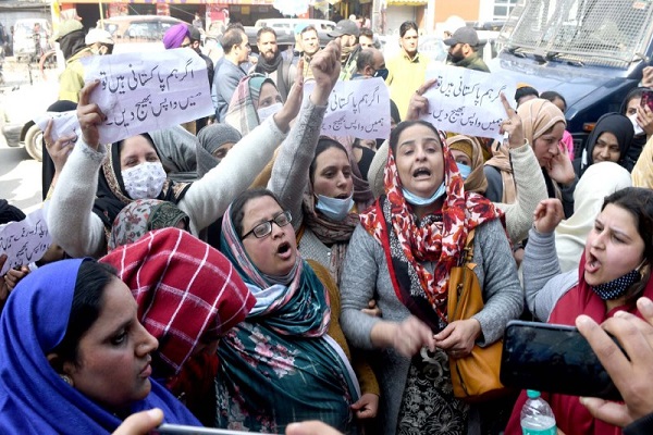 'Accept or deport us': Pak wives of ex-Kashmiri militants hold protest march in Srinagar