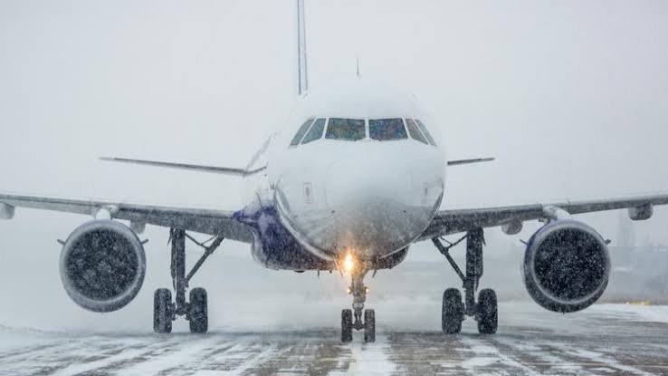 Snowfall disrupts flight operation at Srinagar International Airport