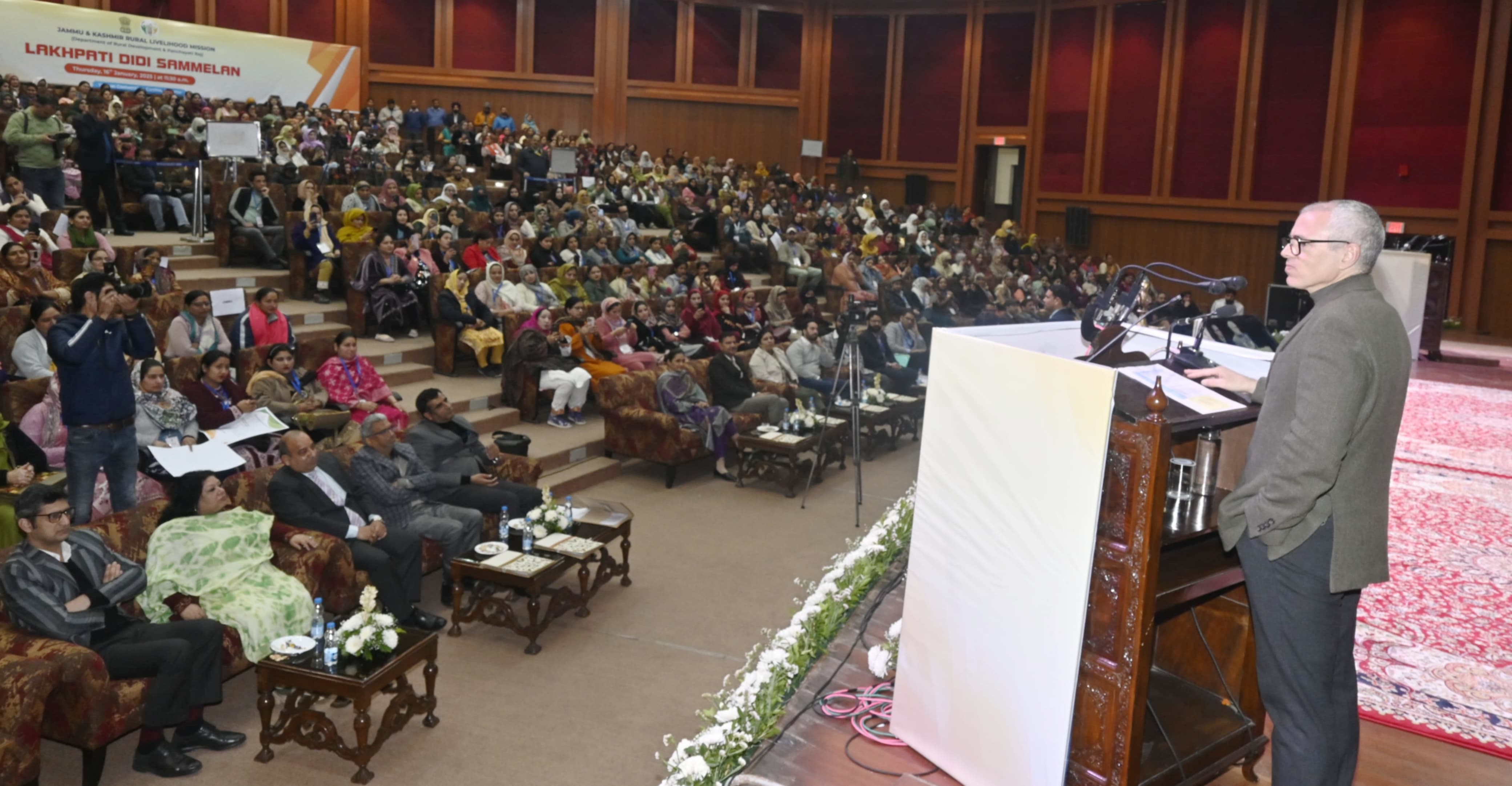 CM Omar Abdullah reaffirms commitment to strengthen JKRLM’s Umeed programme