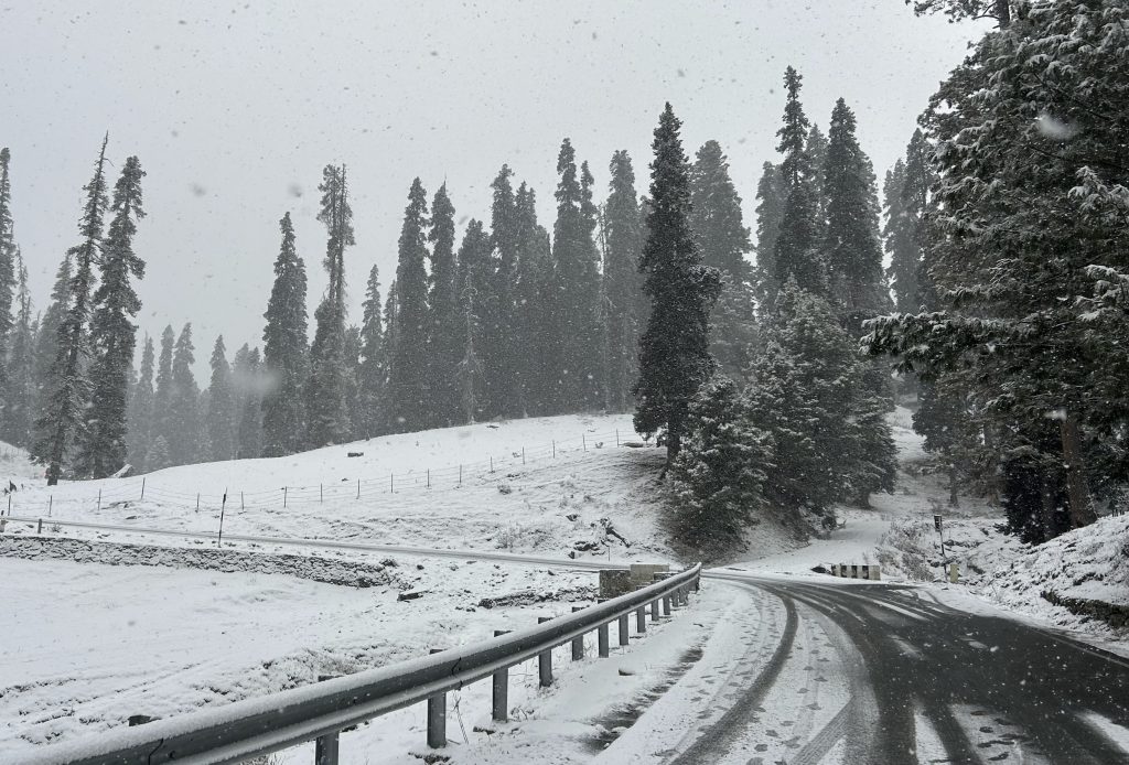 J&K | Gulmarg Experiences Yet Another Spell Of Snow, Rains In Plains