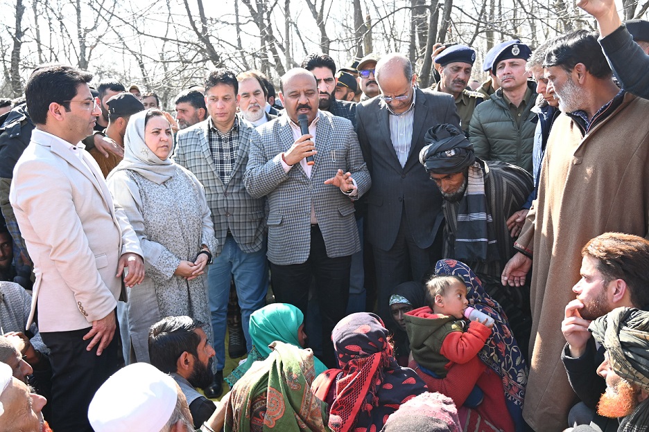 Dy CM, Health Minister, Advisor to CM visit Chandain Pajan Kulgam, meet family of deceased brothers