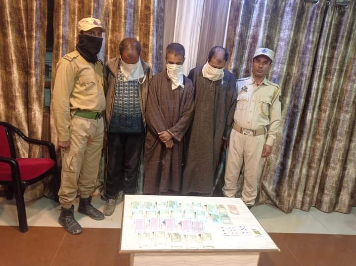 Police arrests 3 gamblers in Sopore, Stake money seized