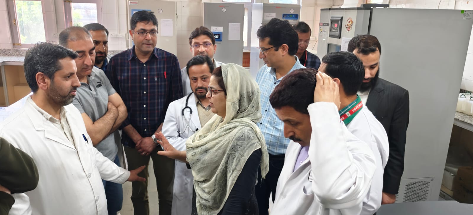 GMC Prinicipal, Prof (Dr) inspects various sections of MMABM Hospital AH-GMC Anantnag 