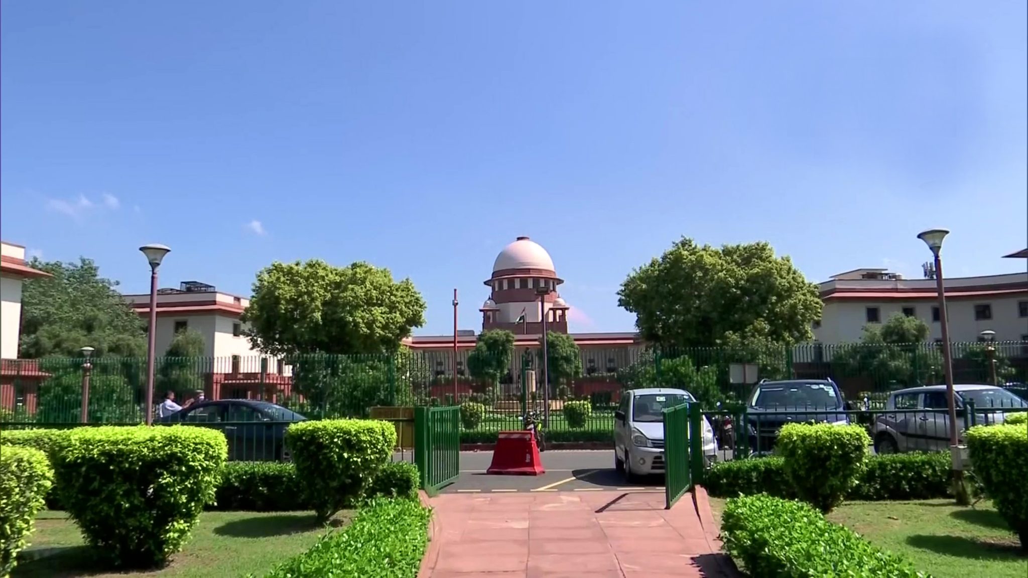 Will Take Up Issue Of Land Allotment For Lawyers’ Chambers With Govt: Supreme Court