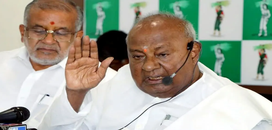 I am sure Omar Abdullah will bring peace, development to J&K: Ex-PM Deve Gowda