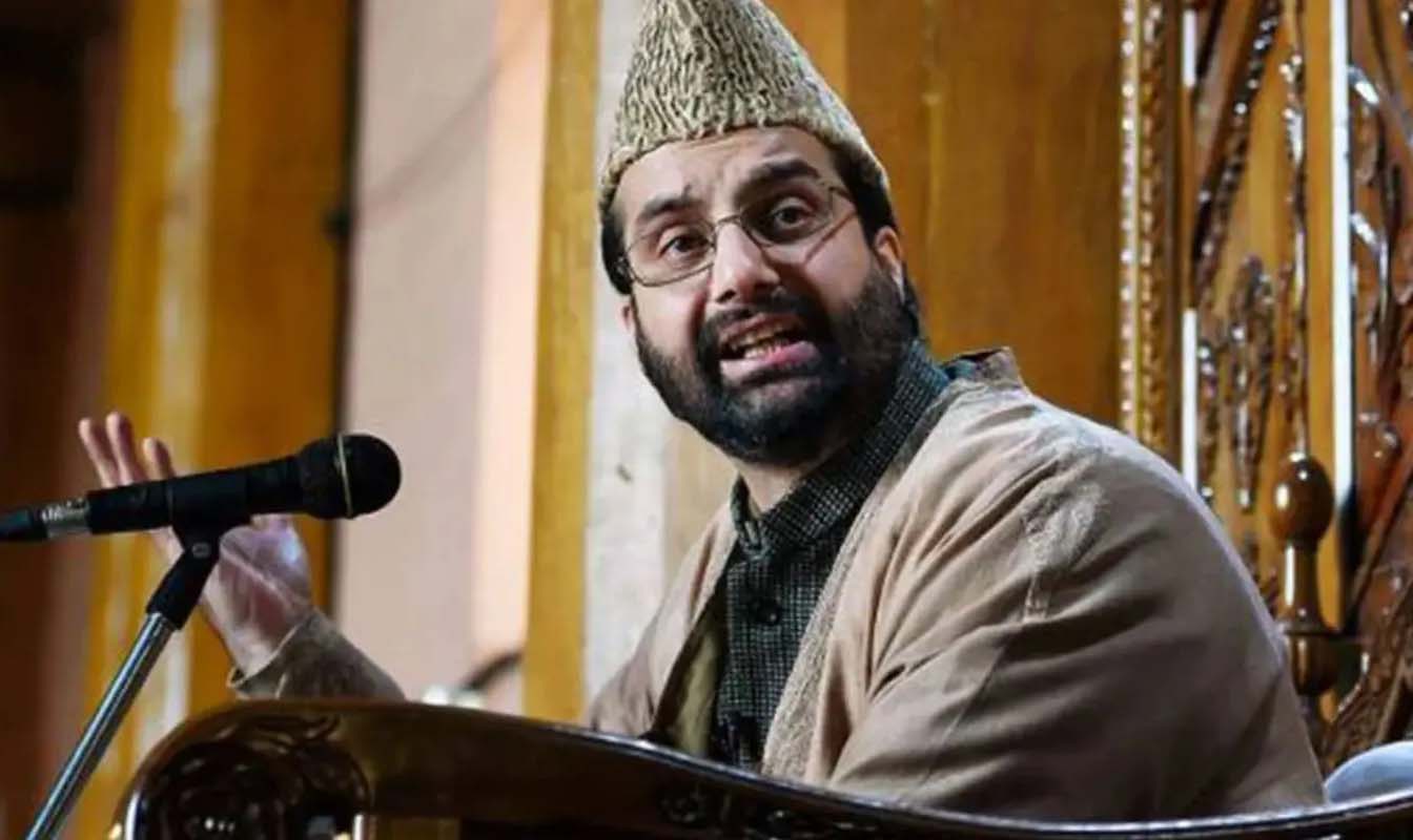Mirwaiz urges people to trust Kashmiris, ensure locals’ safety