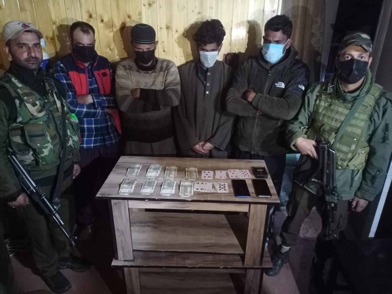Sopore Police Arrests Five Gamblers, recovered Stake Money and Playing Cards
