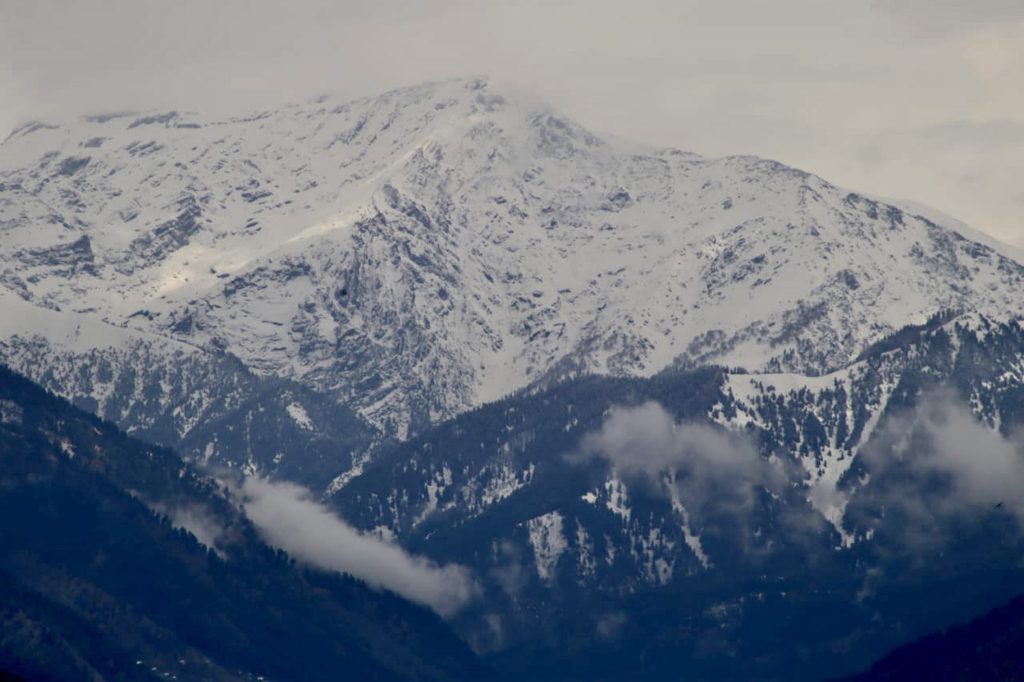 Light Snowfall Over Higher Reaches Of J&K On Oct 16-17: MeT