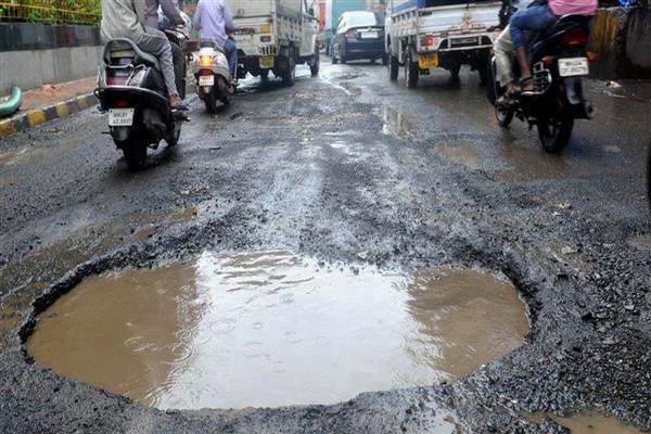 Poor road conditions damaging Kashmir economy: KEA