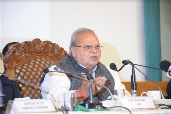 Media in Delhi demonizing Kashmir situation to damage tourism in Kashmir: Guv