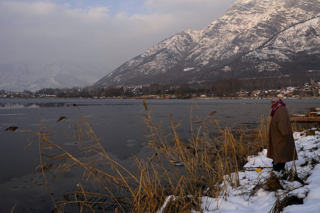 Light Snowfall Over Higher Reaches Of J&K During Next 24 Hrs: MeT