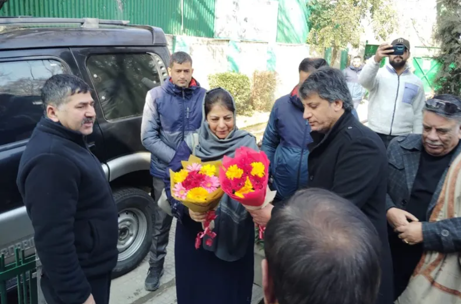 Mehbooba Mufti Returns from Umrah, Discusses Political Developments at Grand PDP Welcome