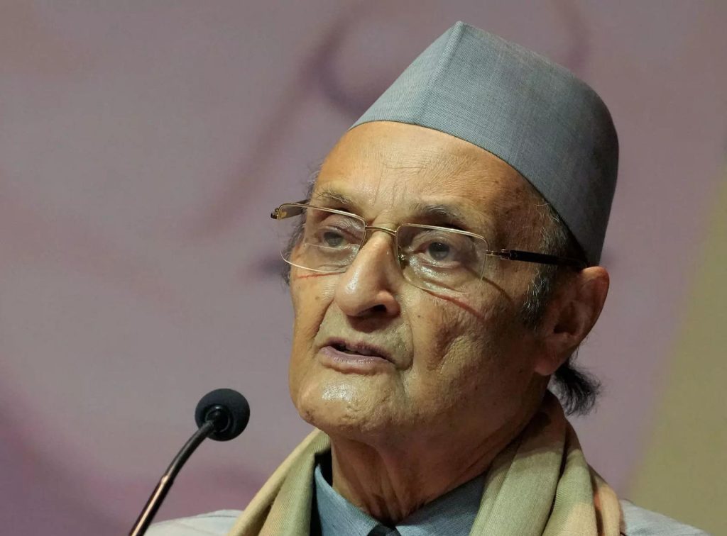 Challenge for new Govt to administratively overcome political divide : Dr Karan Singh